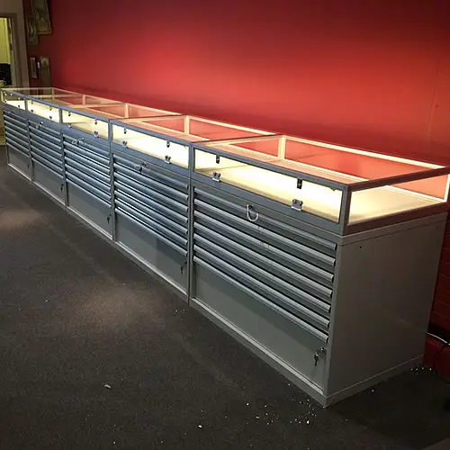 Super Slim LED Lighting - Household Cavalry Museum About Presentation - Controllux Superslim display case lighting