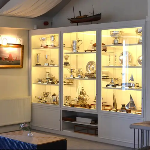 Controllux Super Slim Shelf Edge Lighting - Bembridge Sailing Club About Presentation - Controllux Superslim display case lighting